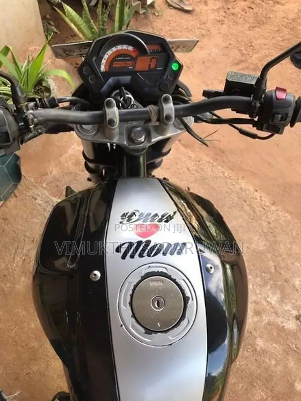 Yamaha FZS V1 2011