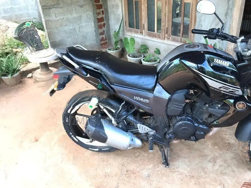 Yamaha FZS V1 2011