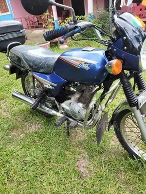 Bajaj Boxer 2005