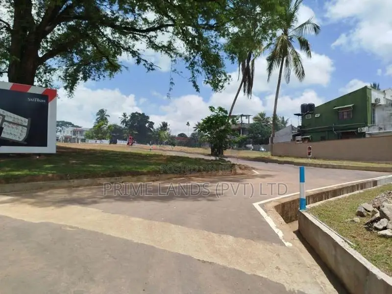 මාලඹේ අරංගල හන්දියට ආසන්නව බිම් කොටස් විකිණීමට