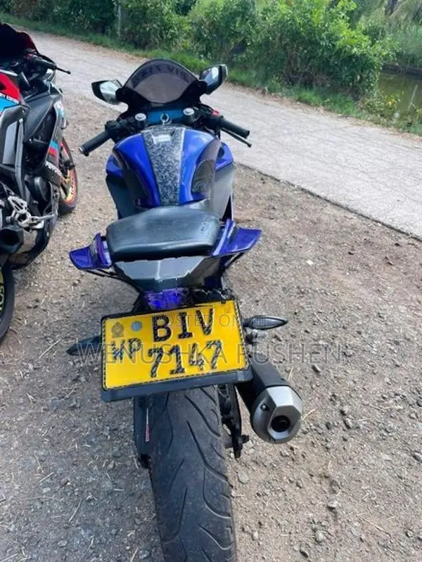 Yamaha R15 2019