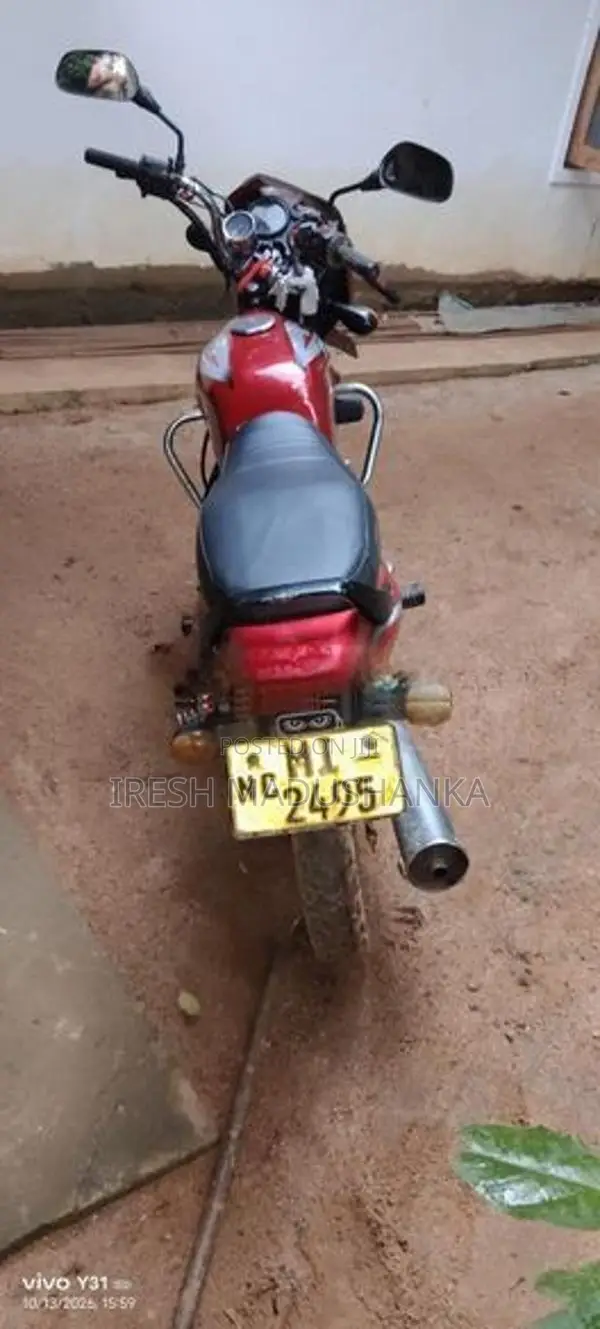 Bajaj CT100 2005