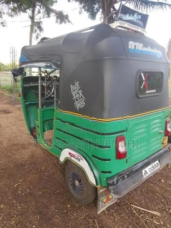 Bajaj RE 2002