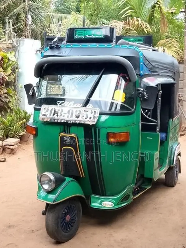 Bajaj RE 2002