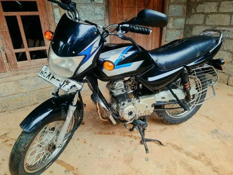 Bajaj CT100 2012