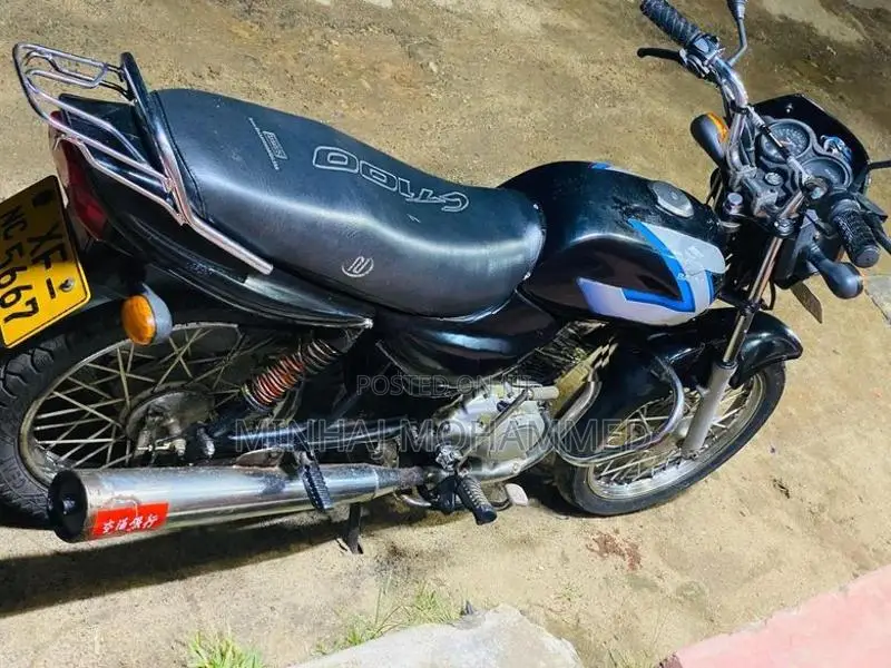 Bajaj CT100 2012