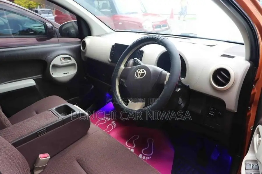 Toyota Passo 2014