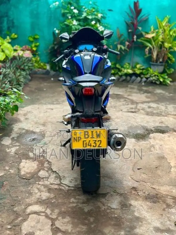 Yamaha R15 2019