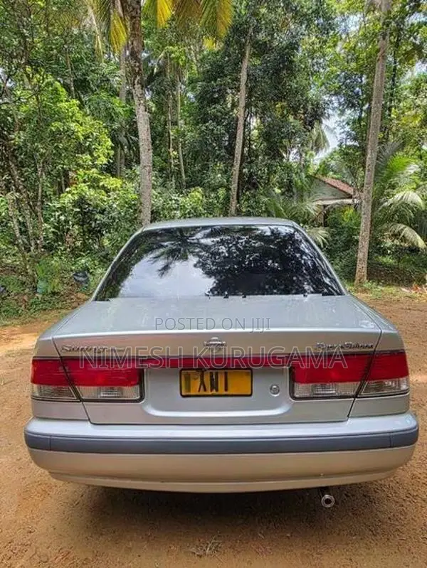 Nissan Sunny 2000