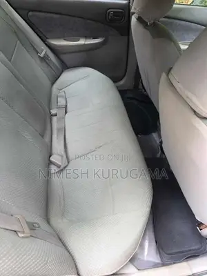 Nissan Sunny 2000