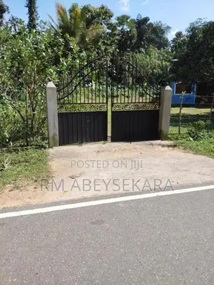 අගනා අඩමක් සමග නිවසක්