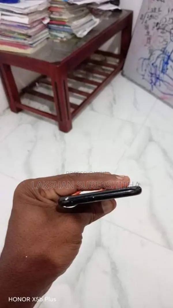 Apple iPhone 7 (Used)