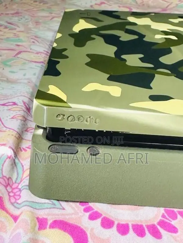 Sony Ps4 1TB Console With Controller ( Camo Edition )