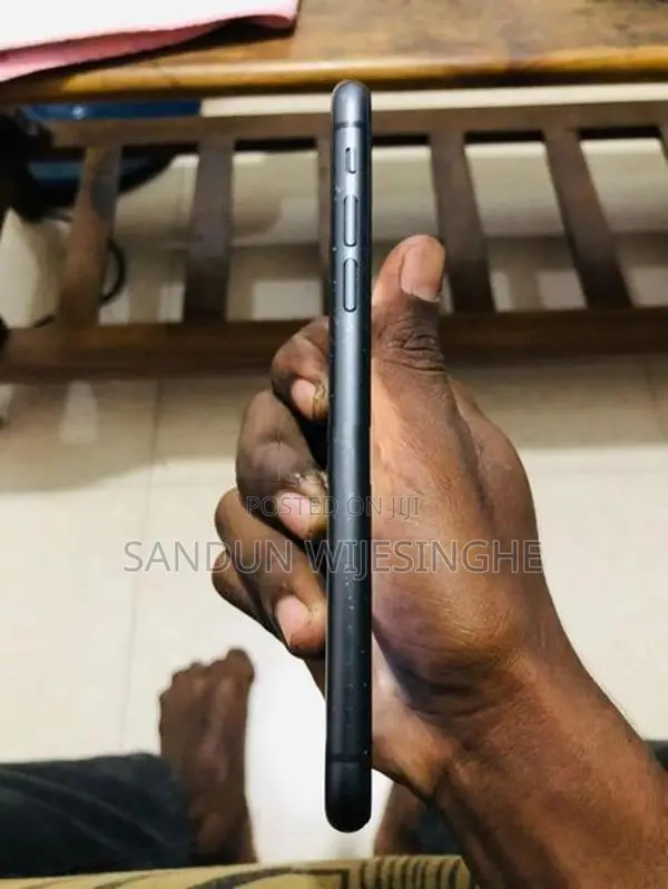 Apple iPhone 11 (Used)