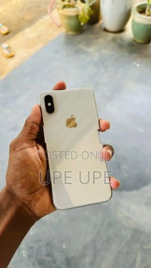 Apple iPhone XS (Used)