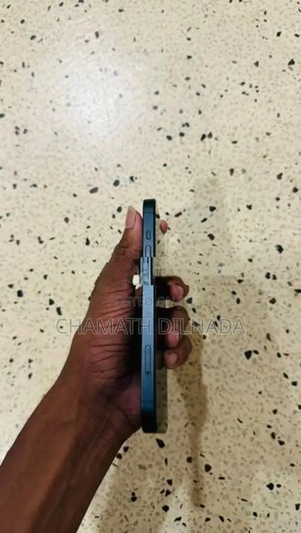 Apple iPhone 14 (Used)