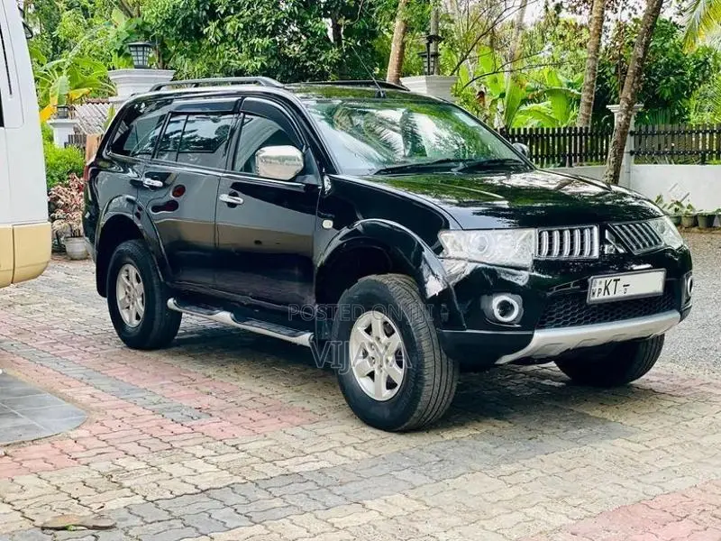 Mitsubishi Montero Sports 2012