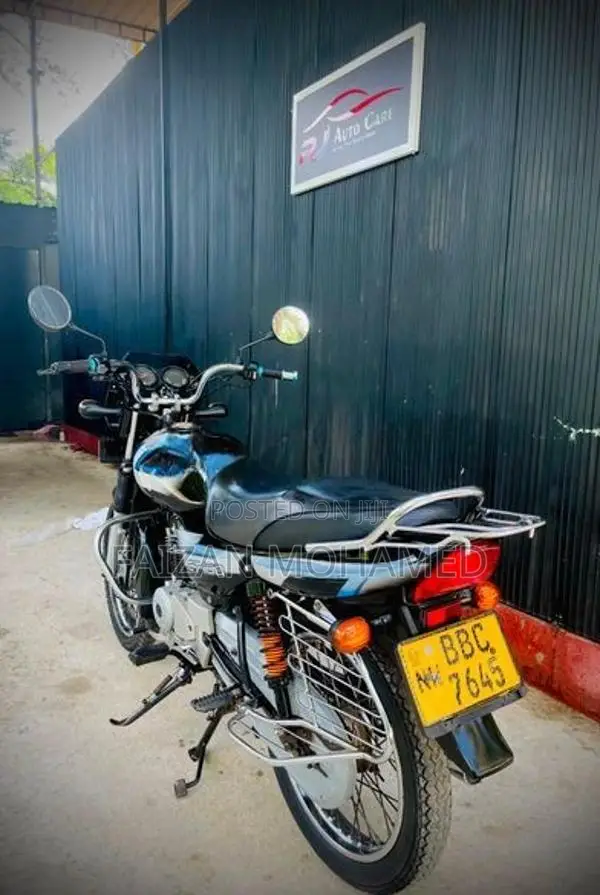 Bajaj CT100 2012