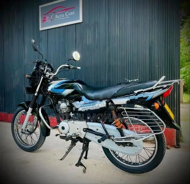 Bajaj CT100 2012