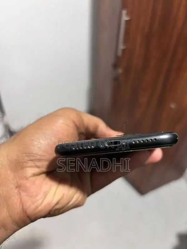 Apple iPhone XR 64GB (Used)