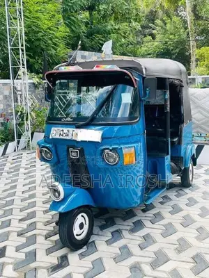 Bajaj RE 2013