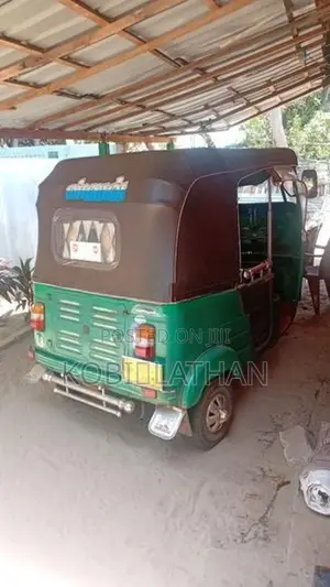 Bajaj RE 2006