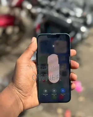 Apple iPhone 13 (Used)