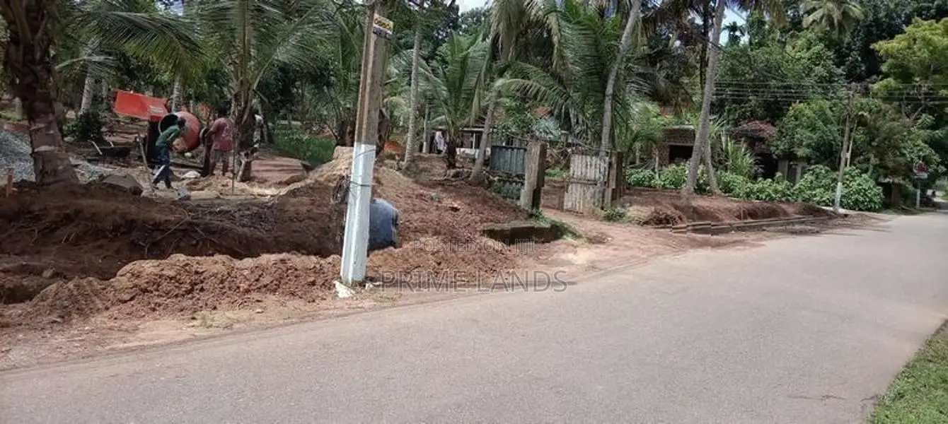 හික්කඩුව සංචාරක කලාපයට ආසන්නව