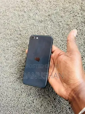 Apple iPhone SE 2 (Used)