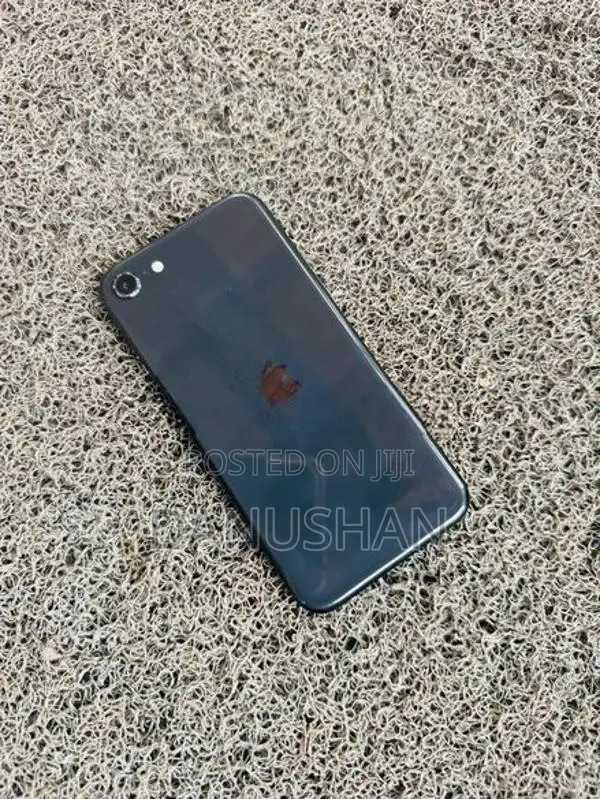 Apple iPhone SE 2 (Used)