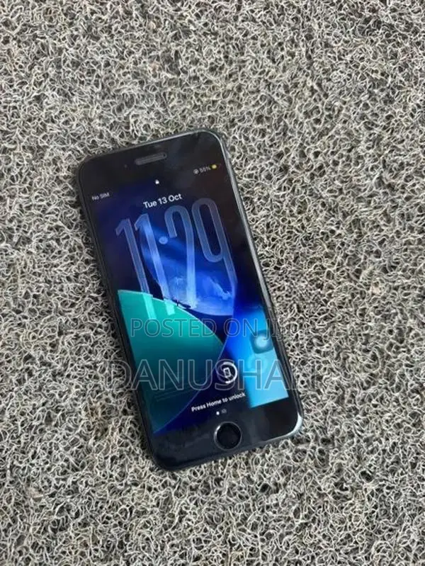 Apple iPhone SE 2 (Used)