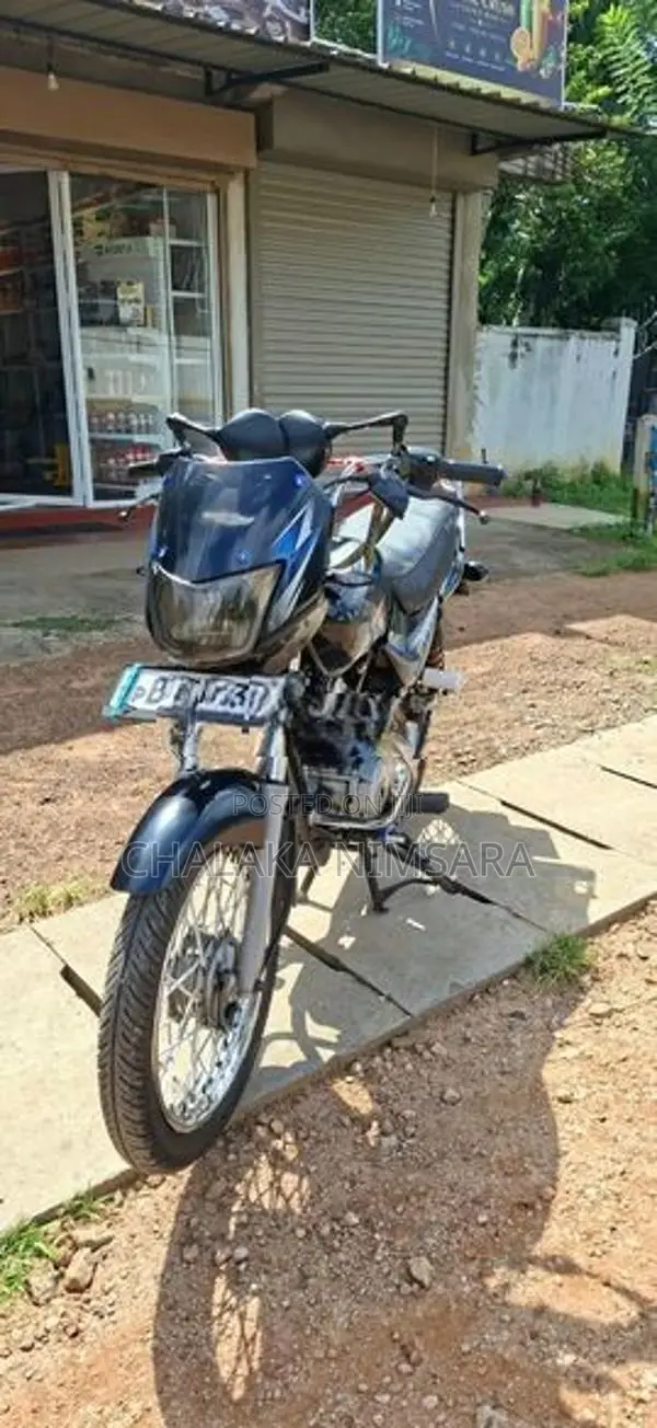 Bajaj CT100 2017