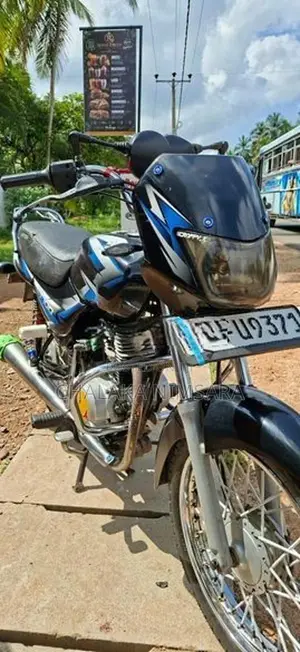 Bajaj CT100 2017