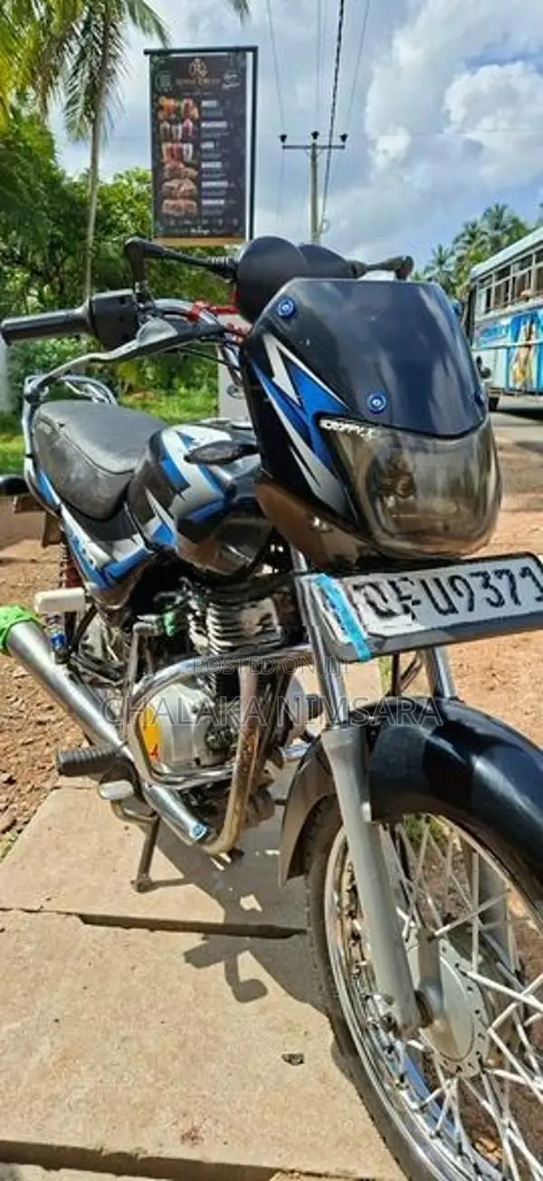 Bajaj CT100 2017