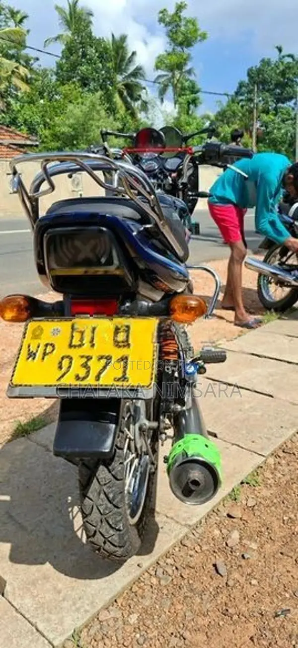 Bajaj CT100 2017
