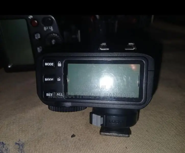 3 Tt600 Speed Lights, 12 Batteries Chargers X2 T Trigger