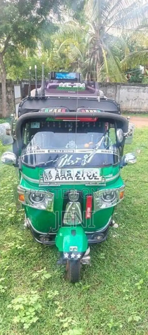 Bajaj RE 2012