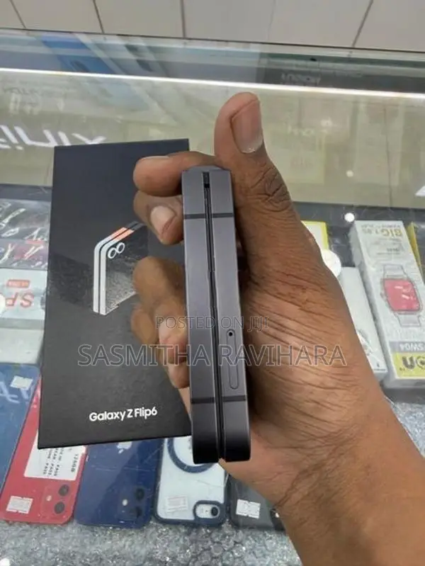 Samsung Galaxy Z Flip 6 (Used)