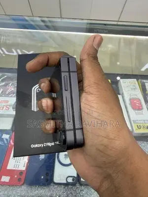 Samsung Galaxy Z Flip 6 (Used)