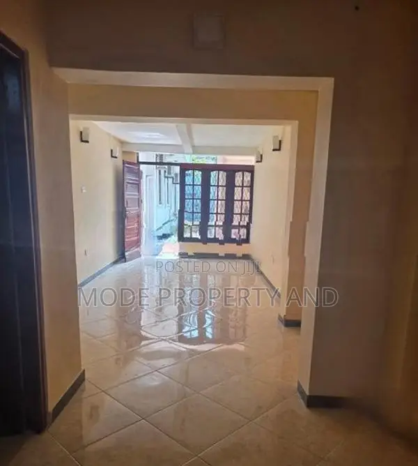 House For Sale In Wellawatta Colombo 6