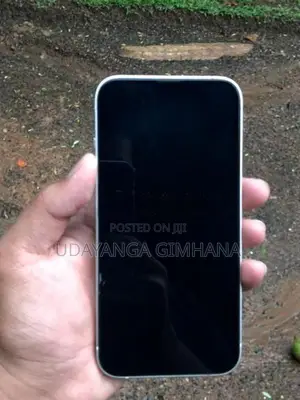 Apple iPhone 13 (Used)