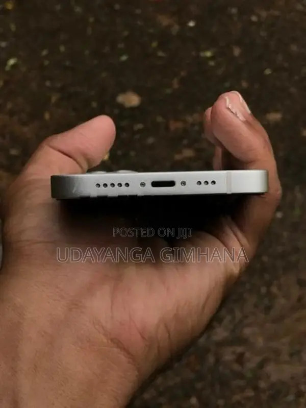 Apple iPhone 13 (Used)