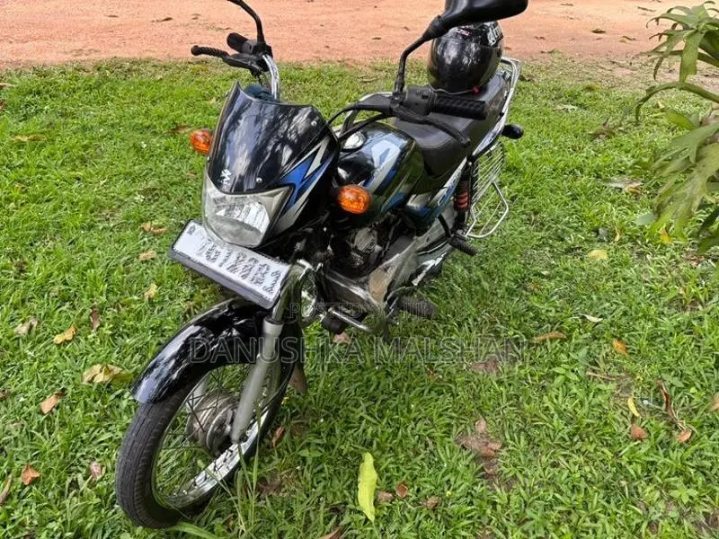 Bajaj CT100 2018