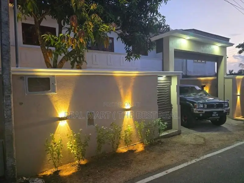 KOTTAWA : 5-BEDROOM (10-PERCH) HOUSE FOR SALE IN MATHTHEGODA