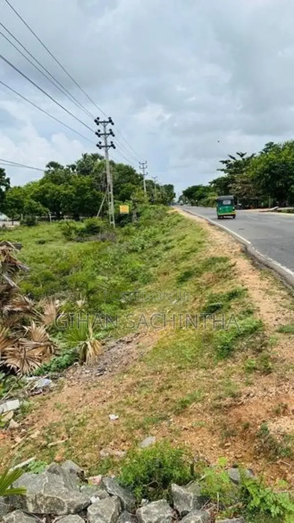 Beautiful Beachfront Land for Sale Kinniya