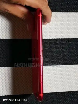 Apple iPhone SE 2 (Used)