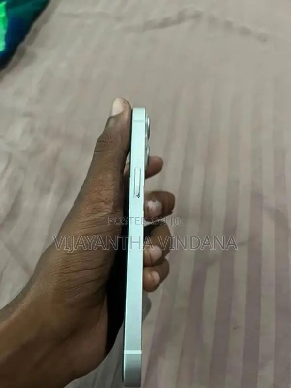 Apple iPhone 13 (Used)