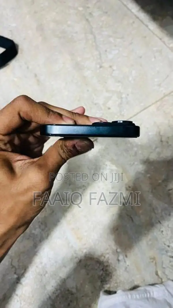 Apple iPhone 15 (Used)