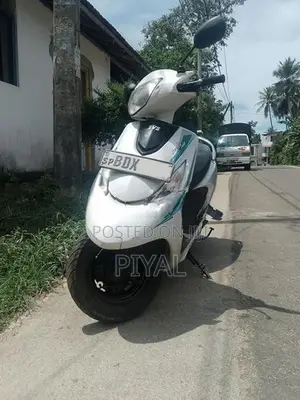 TVS Scooty Zest 2015