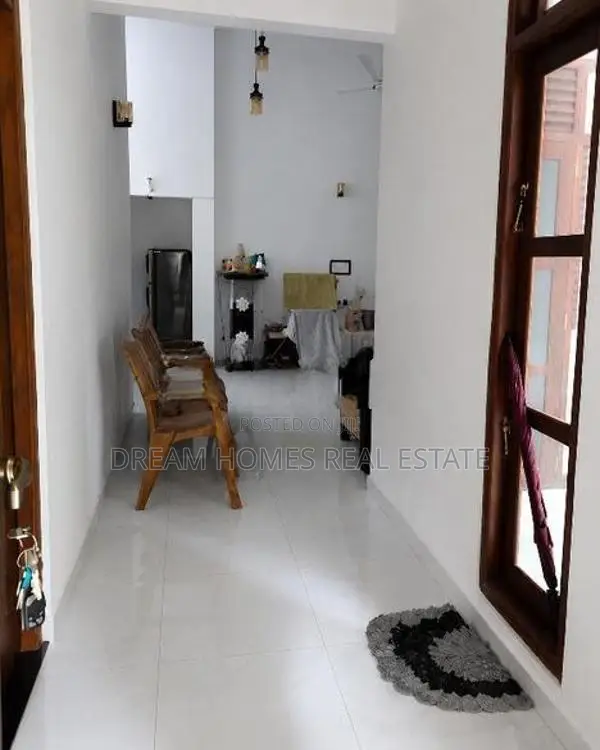 අංගසම්පූර්ණ නවීන නිවස විකිණීමට - Kesbewa